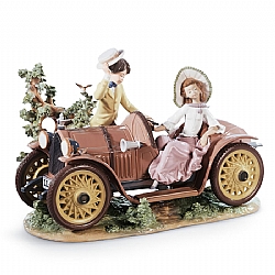 Lladro   Home Decor   Figurines - Lladro Young couple with car
