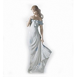 Lladro   Home Decor   Figurines - Lladro A Flower Whisper 6918