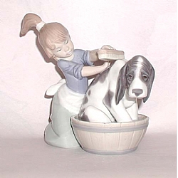 Lladro   Animals   Dogs - Lladro Bashful Bather 5455
