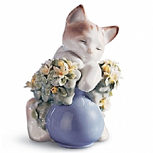 Lladro   Animals   Cats - Lladro Dreamy Kitten 6567