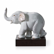 Lladro   Animals   Elephant - Lladro Lucky Elephant 8036