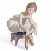 Lladro   Home Decor   Figurines - Lladro Little Ballerina I 8125