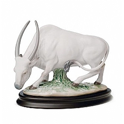 Lladro   Animals   Wildlife - Lladro The Ox 8369